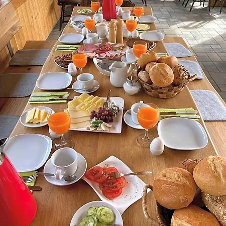 מלון Haus Petra *